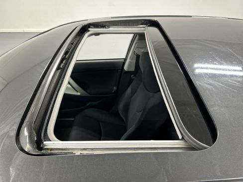 Used 2011 Toyota Camry SE w/ SE Extra-Value Pkg #1 image 18