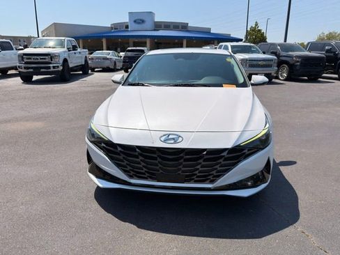 Used 2021 Hyundai Elantra Limited w/ Cargo Package FWD image 9