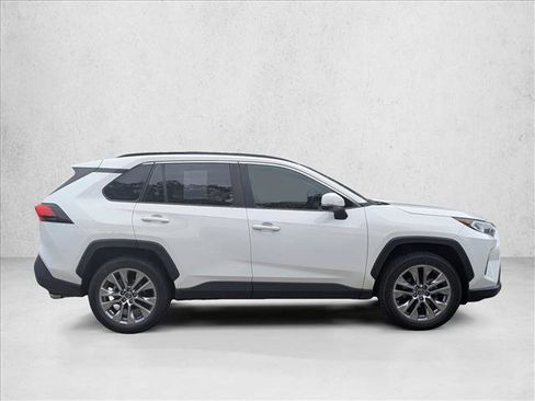 Used 2019 Toyota RAV4 LE w/ All Weather Liner Package AWD/4WD image 4