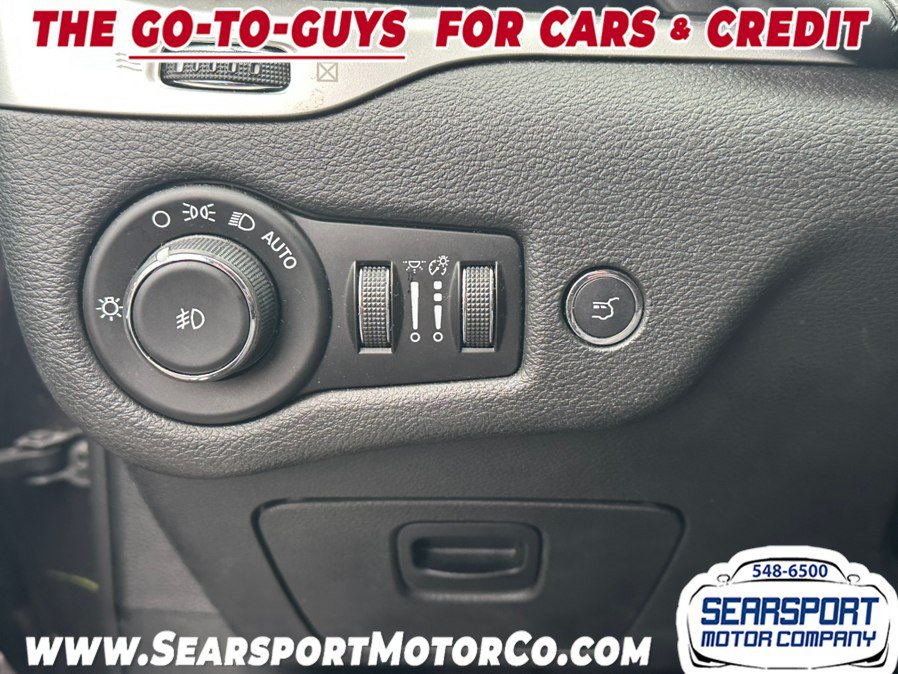 Used 2018 Jeep Cherokee Overland AWD/4WD image 18