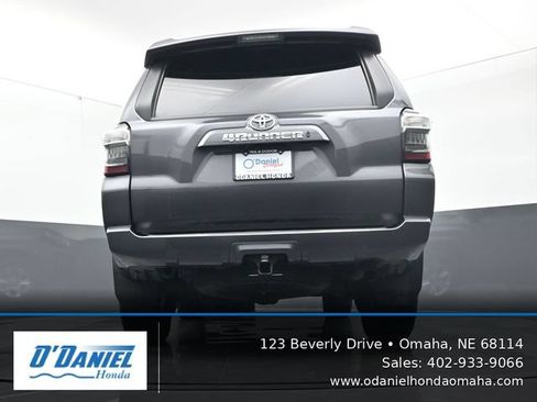 Used 2022 Toyota 4Runner SR5 Premium w/ Moonroof Package AWD/4WD image 11