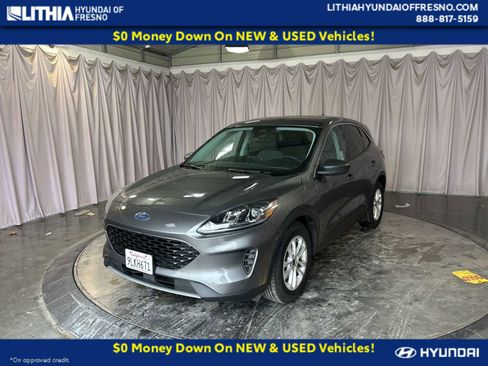 Used 2022 Ford Escape SE image 1