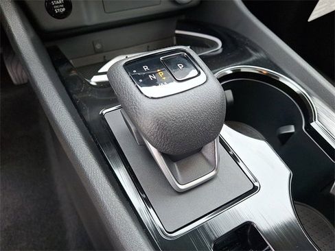 New 2025 Nissan Rogue SL w/ Tech Package image 17