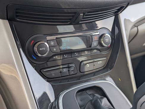 Used 2015 Ford C-MAX Energi SEL w/ Equipment Group 302A image 29