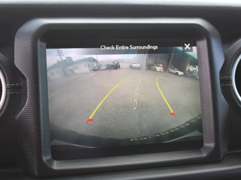 Used 2023 Jeep Wrangler Unlimited Sahara w/ Cold Weather Group AWD/4WD image 26