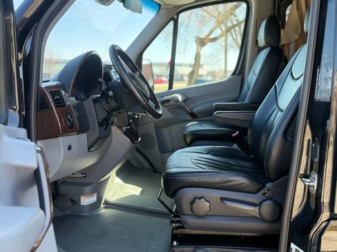 Used 2015 Mercedes-Benz Sprinter 3500 image 9