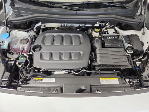 New 2025 Volkswagen Tiguan SE R-Line image 37