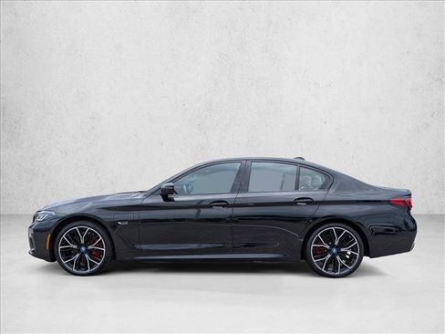 Used 2023 BMW 530e xDrive w/ Executive Package AWD/4WD image 9