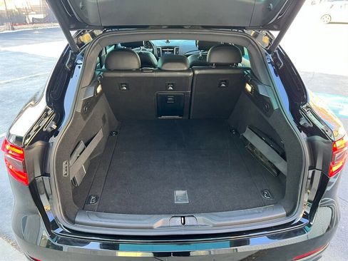 Used 2018 Maserati Levante image 25
