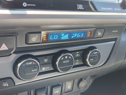 Used 2023 Toyota Tacoma TRD Off-Road w/ TRD Premium Off Road Package AWD/4WD image 20