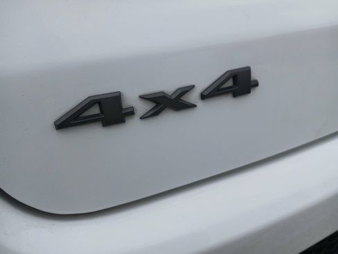 Used 2024 Jeep Compass Latitude w/ Altitude Special Edition AWD/4WD image 17