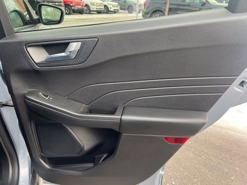 Used 2022 Ford Escape SEL image 12