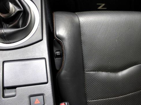 Used 2004 Nissan 350Z Touring w/ Cargo Convenience Pkg image 15