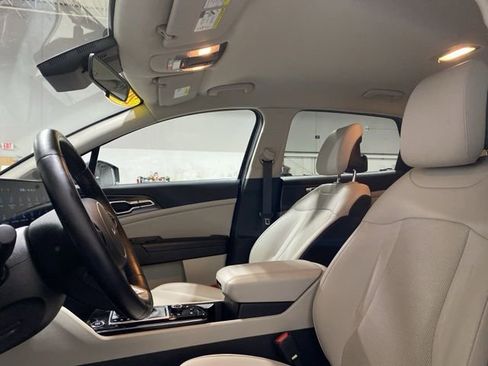 Used 2023 Kia Sportage EX image 22