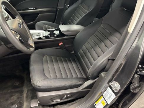 Used 2015 Ford Fusion SE image 11