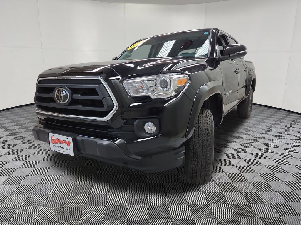 Used 2023 Toyota Tacoma SR5 AWD/4WD image 7