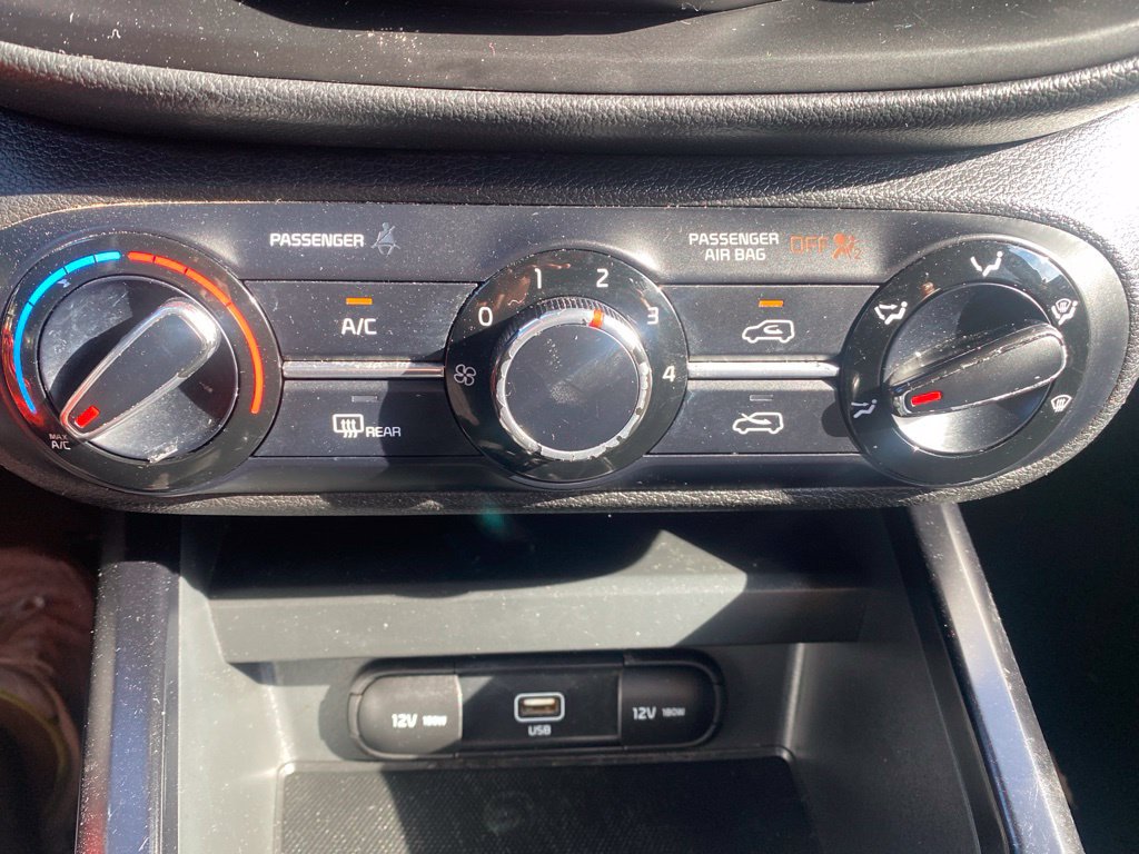 Used 2022 Kia Soul LX w/ Technology Package FWD image 17
