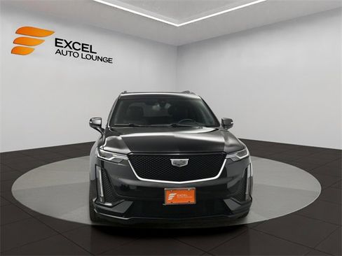Used 2022 Cadillac XT6 Sport w/ LPO, ONYX Package image 8