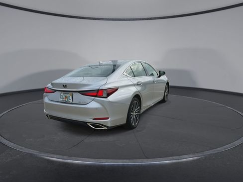 Used 2025 Lexus ES 350 w/ Premium Package image 8