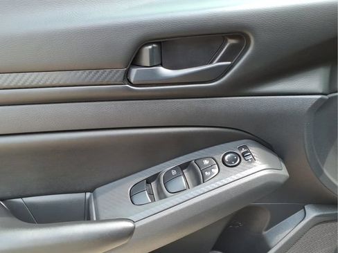 Used 2023 Nissan Altima 2.5 S FWD image 11