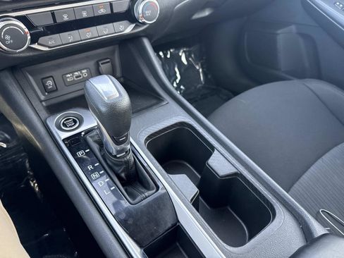 Used 2024 Nissan Sentra SV FWD image 24