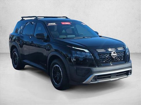 Used 2025 Nissan Pathfinder Rock Creek image 3