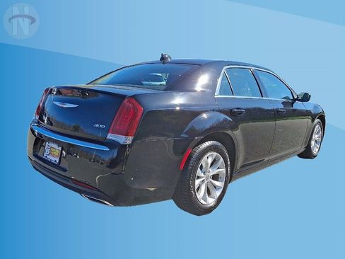 Used 2023 Chrysler 300 Touring RWD image 12