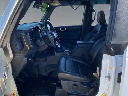 Used 2024 Ford Bronco Badlands w/ Sasquatch Package image 9