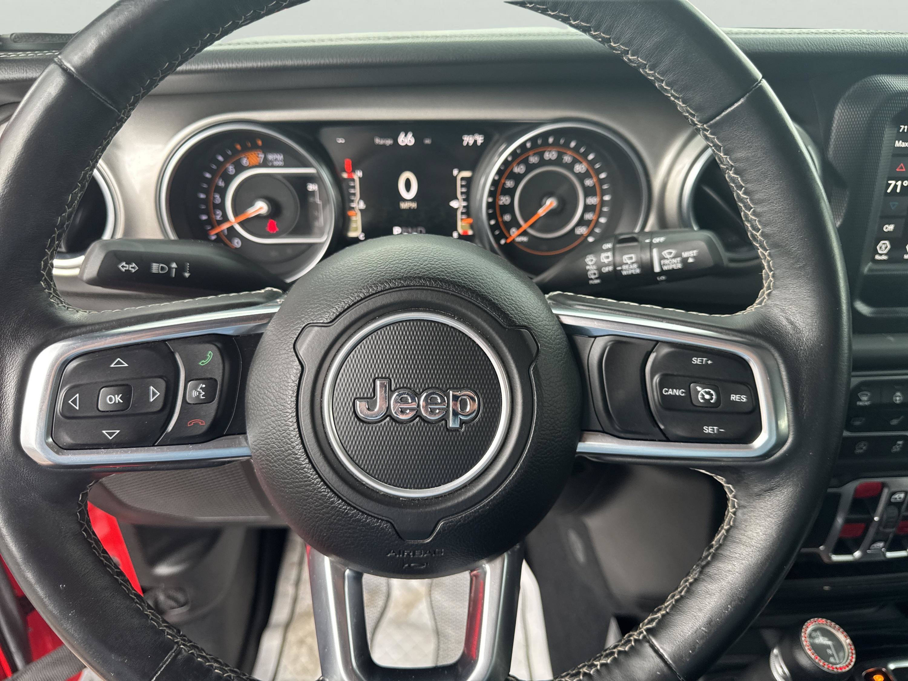 Used 2018 Jeep Wrangler Unlimited Sahara w/ LED Lighting Group AWD/4WD image 16