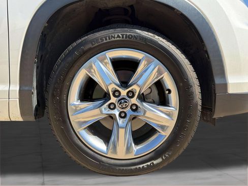 Used 2016 Toyota Highlander Limited FWD image 11