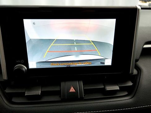 Certified 2025 Toyota RAV4 XLE AWD/4WD image 31