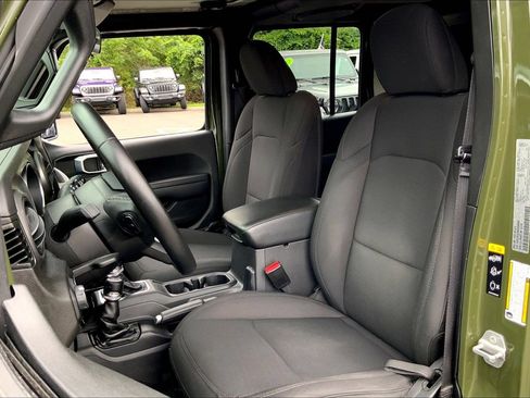 Certified 2022 Jeep Wrangler Unlimited Sport AWD/4WD image 8