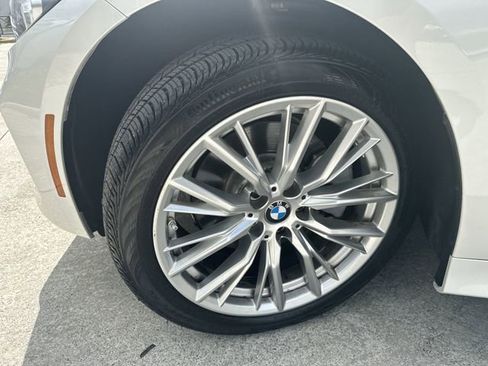 Used 2024 BMW 330i Sedan w/ Convenience Package RWD image 11