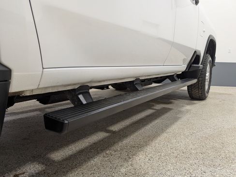 Used 2021 Chevrolet Silverado 2500 Custom w/ Custom Value Package image 15