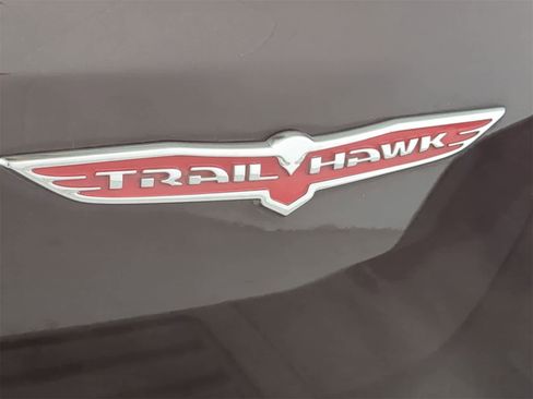 Used 2020 Jeep Grand Cherokee Trailhawk w/ Trailhawk Luxury Group image 11