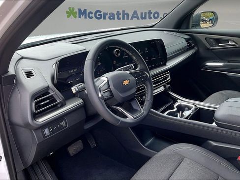 Used 2026 Chevrolet Traverse LT AWD/4WD image 16