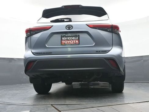Certified 2022 Toyota Highlander XLE image 36