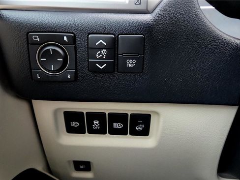 Used 2023 Lexus GX 460 Premium w/ Premium Package image 34