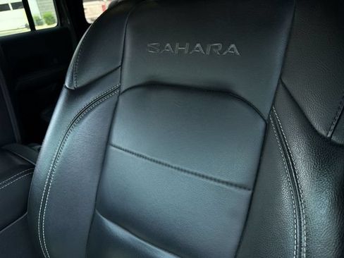 Used 2022 Jeep Wrangler Unlimited Sahara AWD/4WD image 10