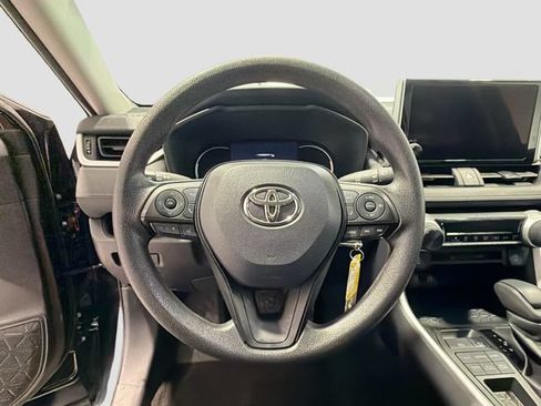 Used 2025 Toyota RAV4 LE AWD/4WD image 9