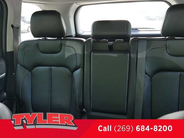 Certified 2024 Jeep Grand Cherokee Limited w/ Black Appearance Package AWD/4WD image 37