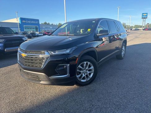 Used 2024 Chevrolet Traverse LS FWD image 1