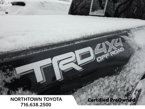 Used 2022 Toyota Tacoma TRD Off-Road image 7
