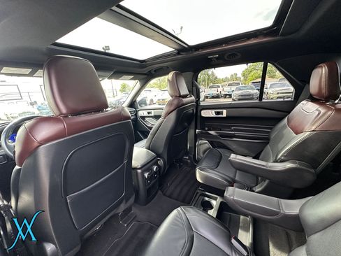 Used 2020 Ford Explorer Platinum w/ Premium Technology Package AWD/4WD image 26