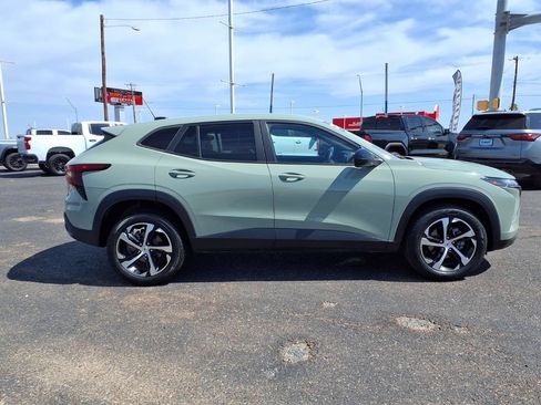 Used 2024 Chevrolet Trax RS w/ Driver Confidence Package FWD image 8