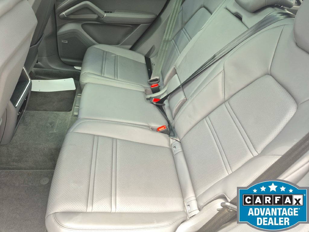 Used 2022 Porsche Cayenne Platinum Edition AWD/4WD image 25