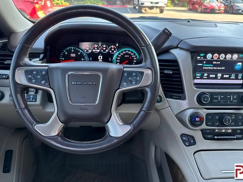 Used 2018 GMC Yukon Denali w/ Denali Ultimate Package AWD/4WD image 18