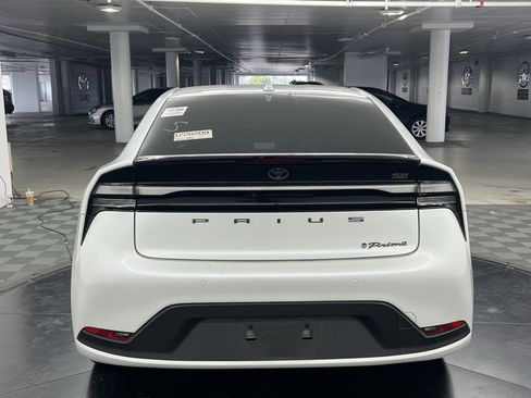 Used 2024 Toyota Prius Prime SE image 5