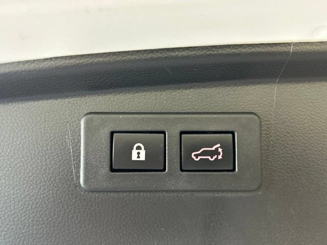 Used 2023 Subaru Outback Premium AWD/4WD image 30