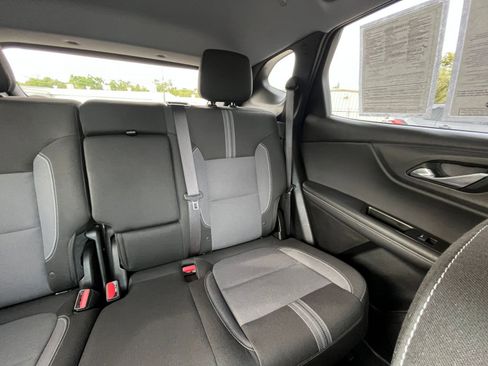 Used 2025 Chevrolet Blazer LT FWD image 39